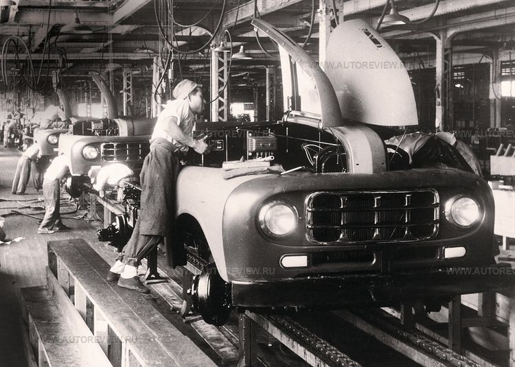 Вплоть до 60-х годов основным бизнесом Тойоты были легкие грузовики