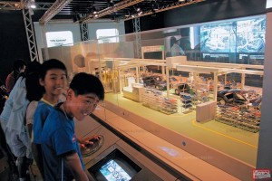 Выставочный центр Toyota в Тойота-сити. Школьникам наглядно показывают, что такое Toyota Production System.